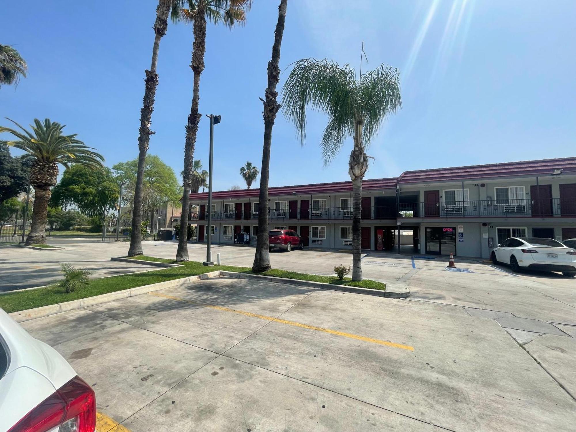 Simplestay Suites - Downtown San Bernardino Buitenkant foto