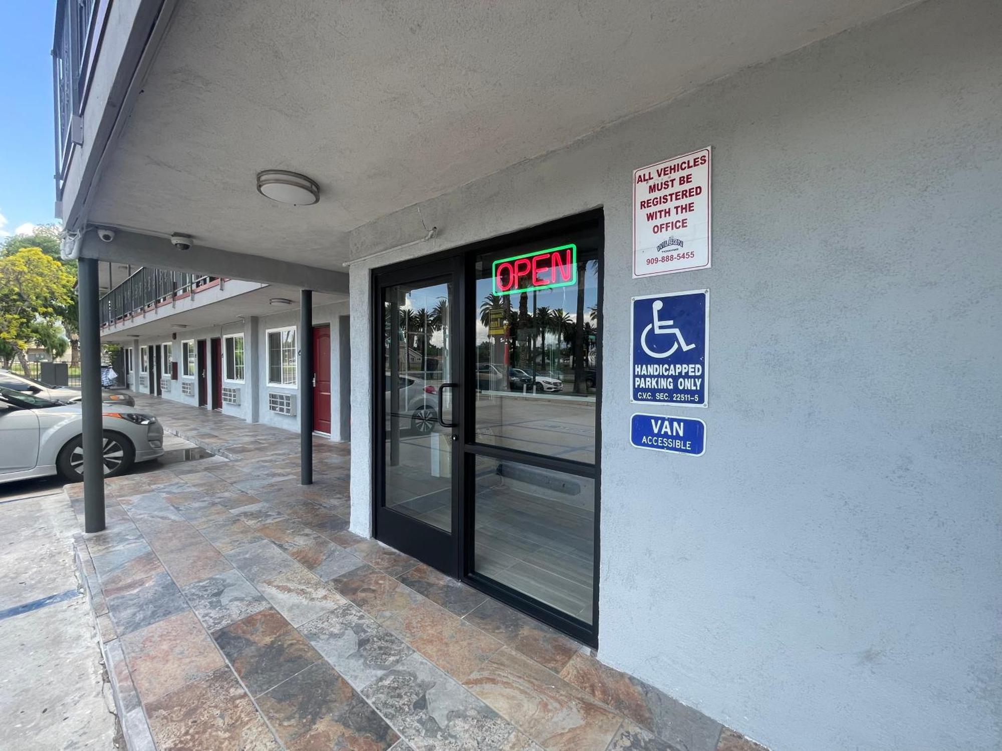 Simplestay Suites - Downtown San Bernardino Buitenkant foto
